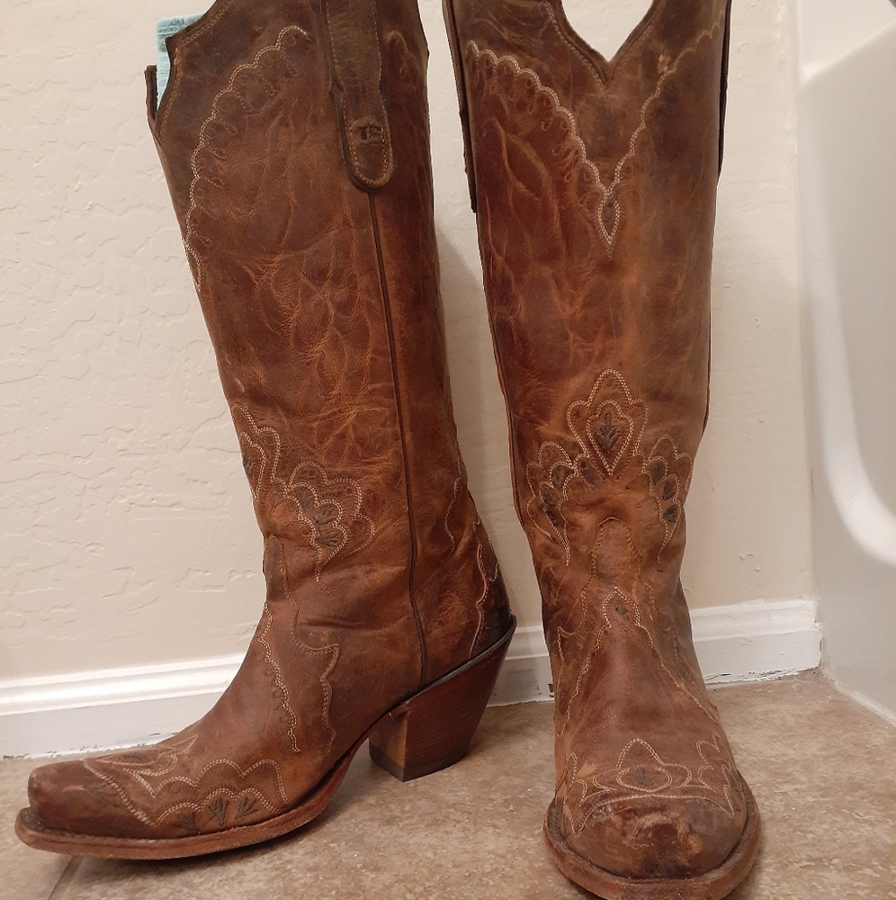 Woman Tony Lama Black label boot